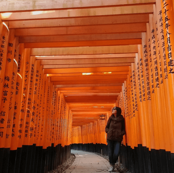 farah presso il fushimi inari