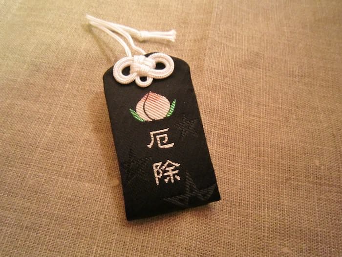 Omamori, i portafortuna giapponesi dei templi e santuari